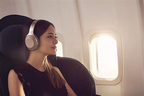 how to listen to music on plane: the importance of noise cancellation technology